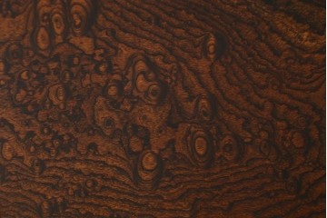 中古　特大!　日本一の玉杢無垢!　総欅一枚板　漆塗り7尺座卓　(R-056930)