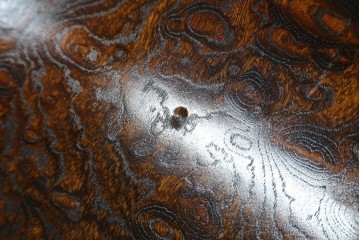 中古　特大!　日本一の玉杢無垢!　総欅一枚板　漆塗り7尺座卓　(R-056930)