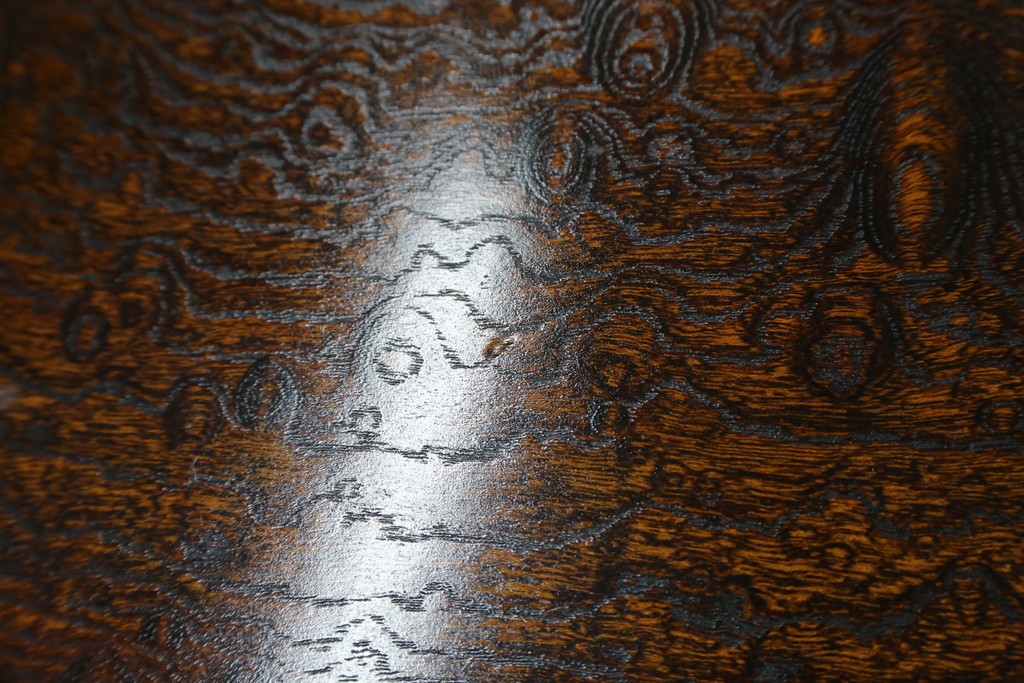 中古　特大!　日本一の玉杢無垢!　総欅一枚板　漆塗り7尺座卓　(R-056930)