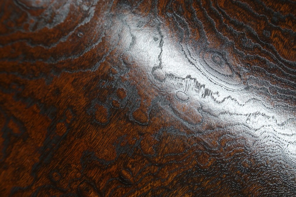 中古　特大!　日本一の玉杢無垢!　総欅一枚板　漆塗り7尺座卓　(R-056930)