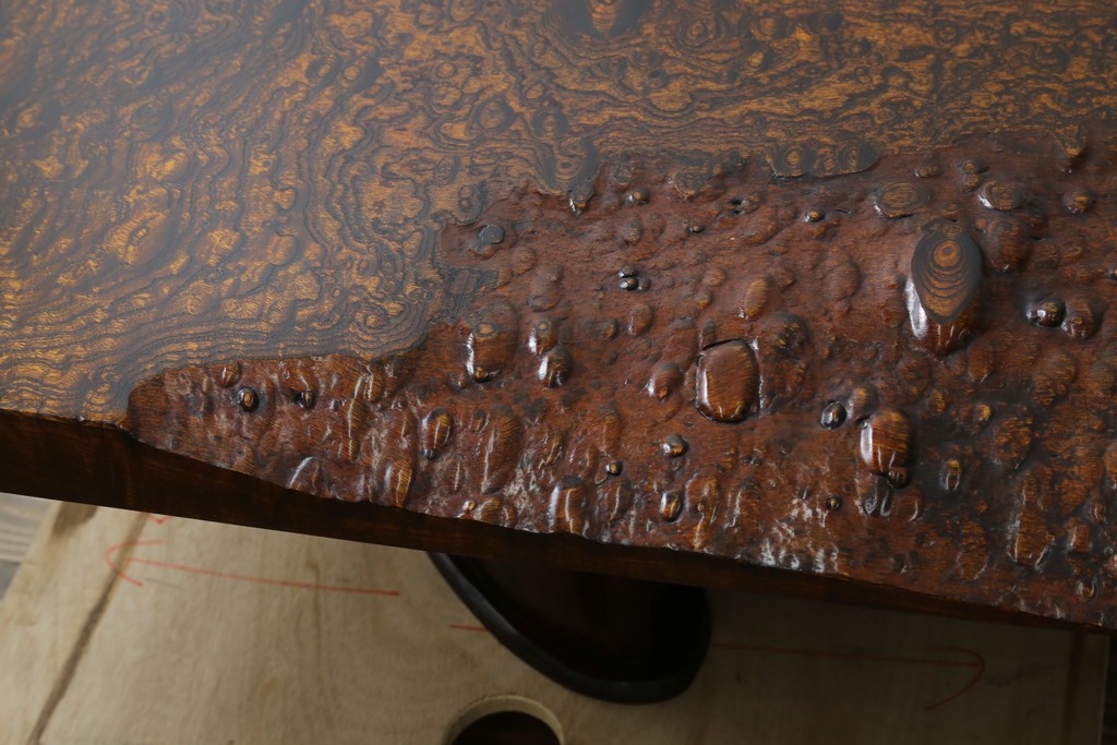 中古　特大!　日本一の玉杢無垢!　総欅一枚板　漆塗り7尺座卓　(R-056930)