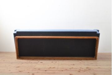 和製ビンテージ　四角い木製脚付き レトロなファブリックの3人掛けソファ(アームソファ、3Pソファ、ヴィンテージ)(R-056934)