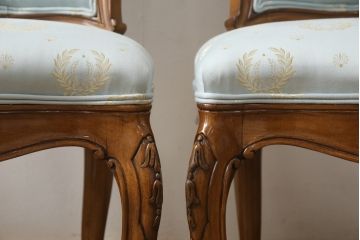 中古　美品　最高級　KARGES(カーゲス)　美しい彫刻とファブリックが目を引くチェア4脚セット(ダイニングチェア、椅子、イス)(定価約220万円)(R-056941)