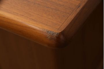 和製ビンテージ　美品　チーク材　ミッドセンチュリーテイストのデザインがおしゃれな両袖机(ワークデスク、ニーホールデスク、作業デスク、机、ヴィンテージ、在宅用、在宅ワーク)(R-056942)