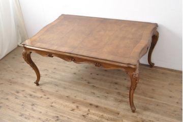 中古　美品　アメリカ　KARGES FURNITURE(カーゲス・ファニチャ)　優雅な曲線のデザインが美しいダイニングテーブル(エクステンションテーブル、4人掛け、6人掛け)(R-056990)