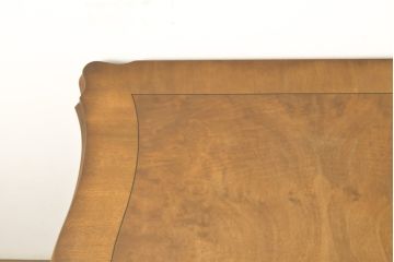 中古　美品　アメリカ　KARGES FURNITURE(カーゲス・ファニチャ)　優雅な曲線のデザインが美しいダイニングテーブル(エクステンションテーブル、4人掛け、6人掛け)(R-056990)