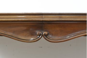 中古　美品　アメリカ　KARGES FURNITURE(カーゲス・ファニチャ)　優雅な曲線のデザインが美しいダイニングテーブル(エクステンションテーブル、4人掛け、6人掛け)(R-056990)