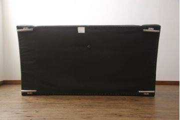 中古　イタリア製　上質な空間を演出する本革2.5人掛けソファ(レザー、2人掛け、3人掛け、2P、3P)(R-057004)