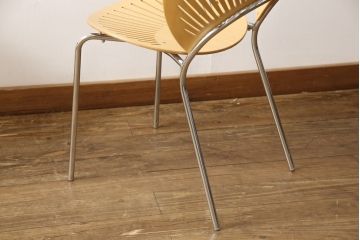 中古　美品　FREDERICIA(フレデリシア)　Nanna Ditzel(ナナ・ディッツェル)デザイン　デザイン性と機能性を兼ね備えたトリニダードチェア2脚セット(ダイニングチェア、板座チェア)(定価2脚で約15万4千円)(R-057009)