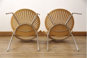中古　美品　FREDERICIA(フレデリシア)　Nanna Ditzel(ナナ・ディッツェル)デザイン　デザイン性と機能性を兼ね備えたトリニダードチェア2脚セット(ダイニングチェア、板座チェア)(定価2脚で約15万4千円)(R-057010)