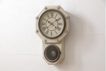 アンティーク　電池式　クラシカルなデザインがおしゃれな掛け時計(柱時計、古時計)(R-057011)