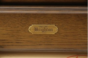 中古　超美品　イギリスデザイン　オーク材製　ブライトン　照明付きのステンドグラス入り高級キャビネット(サイドボード、飾り棚、チェスト)(R-057013)
