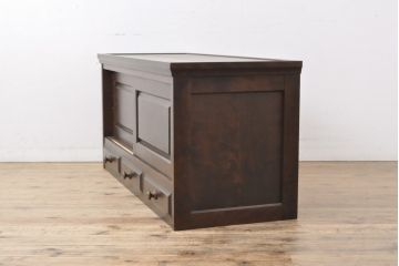 中古　美品　北海道民芸家具　落ち着きのある上品な佇まいが魅力のローボード(収納棚、サイドボード、テレビ台)(R-057044)