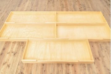 中古　北海道民芸家具　天板・脚(台輪)付きリメイク　落ち着きのある大人空間を演出してくれる衣装盆付きのローボード(引き出し、チェスト、リビングボード、テレビ台、テレビボード、着物箪笥)(R-057045)