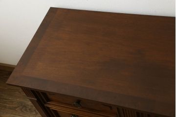 中古　美品　DREXEL HERITAGE(ドレクセルヘリテイジ)　FRANCESCA(フランチェスカ)シリーズ　優美なデザインのサイドチェスト(定価約95万円)(サイドボード、引き出し)(R-057049)