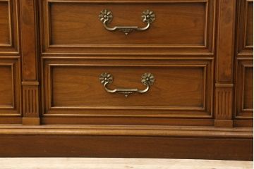 中古　美品　DREXEL HERITAGE(ドレクセルヘリテイジ)　FRANCESCA(フランチェスカ)シリーズ　優美なデザインのサイドチェスト(定価約95万円)(サイドボード、引き出し)(R-057049)
