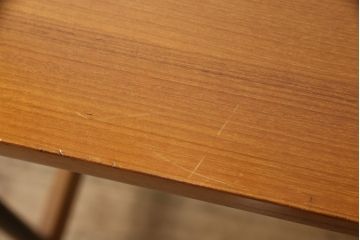ビンテージ　天童木工　ミッドセンチュリー調のデザインがおしゃれなチーク材製デスク(机、片袖机、ワークデスク、ヴィンテージ)(R-057051)