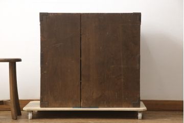 和製アンティーク　新潟県見附市産　堅牢な雰囲気ただよう杉材製の帳場小箪笥(帳場たんす、アンティークチェスト、和タンス)(R-057059)