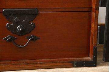 激レア!特注品　縁起物　おかめの漆絵が描かれた総欅材製の庄内小箪笥(掛硯型、懸硯型、船箪笥、帳場箪笥、おたふく、小引き出し、たんす、タンス、アンティーク)(R-057060)