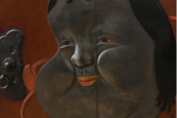 激レア!特注品　縁起物　おかめの漆絵が描かれた総欅材製の庄内小箪笥(掛硯型、懸硯型、船箪笥、帳場箪笥、おたふく、小引き出し、たんす、タンス、アンティーク)(R-057060)