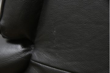 中古　美品　フランスベッド取り扱い　イタリア　サコモディ(S'ACCOMODI)　本革の上質な2人掛けレザーソファ(アームソファ、2Pソファ)(定価約40万円)(R-057061)