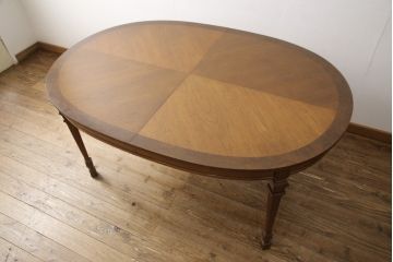 中古　美品　DREXEL HERITAGE(ドレクセルヘリテイジ)　FRANCESCA(フランチェスカ)シリーズ　ネオクラシックなデザインのダイニングテーブル(4人掛け)(R-057070)
