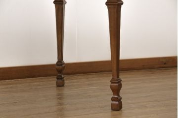 中古　美品　DREXEL HERITAGE(ドレクセルヘリテイジ)　FRANCESCA(フランチェスカ)シリーズ　ネオクラシックなデザインのダイニングテーブル(4人掛け)(R-057070)