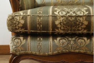 中古　DREXEL HERITAGE(ドレクセルヘリテイジ)　 Upholstery(アップホルスタリー)　クラシカルな佇まいの1人掛けソファ(アームチェア、一人掛け、1P)(R-057071)