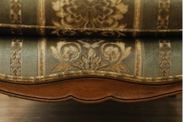 中古　DREXEL HERITAGE(ドレクセルヘリテイジ)　 Upholstery(アップホルスタリー)　クラシカルな佇まいの1人掛けソファ(アームチェア、一人掛け、1P)(R-057071)
