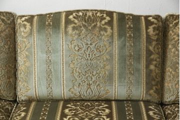 中古　美品　DREXEL HERITAGE(ドレクセルヘリテイジ)　 Upholstery(アップホルスタリー)　エレガントな空間を演出するクッション付き3人掛けソファ(三人掛け、3P)(R-057073)