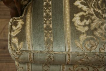 中古　美品　DREXEL HERITAGE(ドレクセルヘリテイジ)　 Upholstery(アップホルスタリー)　エレガントな空間を演出するクッション付き3人掛けソファ(三人掛け、3P)(R-057073)