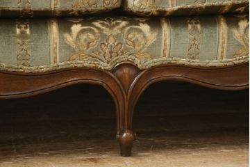 中古　美品　DREXEL HERITAGE(ドレクセルヘリテイジ)　 Upholstery(アップホルスタリー)　エレガントな空間を演出するクッション付き3人掛けソファ(三人掛け、3P)(R-057073)
