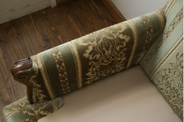 中古　美品　DREXEL HERITAGE(ドレクセルヘリテイジ)　 Upholstery(アップホルスタリー)　エレガントな空間を演出するクッション付き3人掛けソファ(三人掛け、3P)(R-057073)