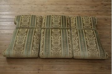 中古　美品　DREXEL HERITAGE(ドレクセルヘリテイジ)　 Upholstery(アップホルスタリー)　エレガントな空間を演出するクッション付き3人掛けソファ(三人掛け、3P)(R-057073)