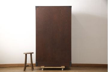 中古　欅産業　拭き漆塗り　立派な金具が目を引く仙台箪笥キャビネット(水屋箪笥、食器棚、戸棚、収納棚)(定価約55万円)(R-057079)