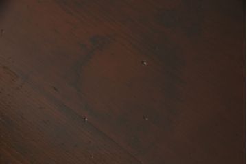 和製アンティーク　前欅材　鶴亀の金具がステキな鉄脚付き二本松箪笥ローボード(ローチェスト、テレビ台)(R-057080)