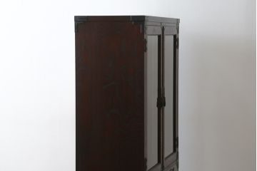中古　欅産業　拭き漆塗り　立派な金具が目を引く仙台箪笥キャビネット(水屋箪笥、食器棚、戸棚、収納棚)(定価約55万円)(R-057082)