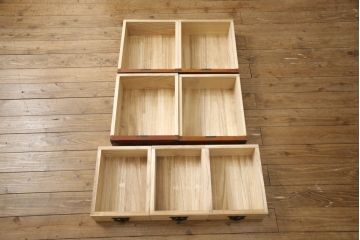 中古 美品 最高級の上手物!貫禄ただよう本漆塗りの仙台箪笥(衣装箪笥、引き出し、チェスト)(定価約120万円)(R-057084)