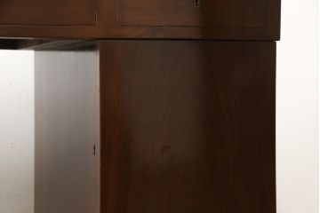 イギリスアンティーク　マホガニー材製　すっきりとしたエレガントなデザイン!組み立て式の両袖机(ニーホールデスク、プレジデントデスク)(R-057087)