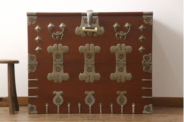 和製ビンテージ　アンティーク風　李朝・中国調のデザインがステキなバンダチ(収納棚、キャビネット、サイドボード、箪笥、タンス、たんすヴィンテージ)(R-057088)