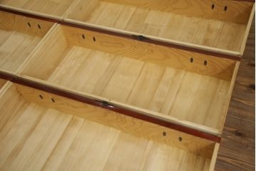 中古　国産　高級工芸家具　松竹梅金具付き!美しい漆塗りの岩谷堂箪笥(チェスト、引き出し、衣装箪笥)(R-057089)