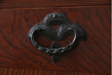 中古　国産　高級工芸家具　松竹梅金具付き!美しい漆塗りの岩谷堂箪笥(チェスト、引き出し、衣装箪笥)(R-057089)