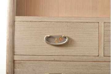 中古　国産　職人手作り　細部までこだわって作られた高級総桐箪笥(胴厚・四方丸)(桐たんす、整理タンス、衣装箪笥、バラ売り可能)(R-057093)