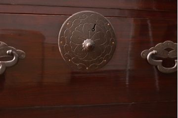 和製アンティーク　極上!美品　前板栗材　極めて漆のキレイな米沢箪笥(和タンス、衣装たんす、時代箪笥)(R-057095)