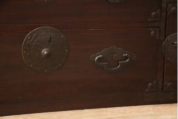 和製アンティーク　極上!美品　前板栗材　極めて漆のキレイな米沢箪笥ローボード(ローチェスト、和タンス、衣装たんす、時代箪笥)(R-057096)