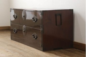 和製アンティーク　極上!美品　前板栗材　極めて漆のキレイな米沢箪笥ローボード(ローチェスト、和タンス、衣装たんす、時代箪笥)(R-057097)