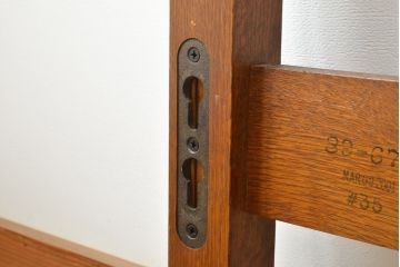 中古　美品　高級品　Stickley(スティックレー、スティックレイ)　キングサイズ!上品な象嵌入りのナラ材製ベッドフレーム(木製ベッド)(R-057100)