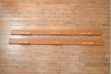 中古　美品　高級品　Stickley(スティックレー、スティックレイ)　キングサイズ!上品な象嵌入りのナラ材製ベッドフレーム(木製ベッド)(R-057100)