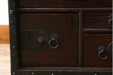 和製アンティーク　総桐　小振りなサイズながら重厚感がただよう船箪笥(掛硯型、懸硯型、和箪笥、時代箪笥、桐たんす、小物収納)(R-057106)