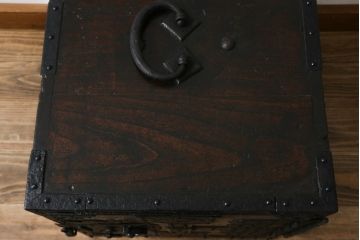 和製アンティーク　総桐　小振りなサイズながら重厚感がただよう船箪笥(掛硯型、懸硯型、和箪笥、時代箪笥、桐たんす、小物収納)(R-057106)